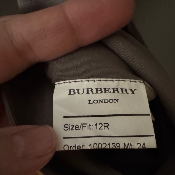 Burberry Trench, modern cut US size 10 Uk size 12 - Picture 7 of 16